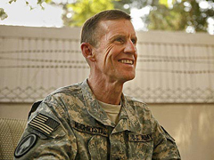 Tướng Stanley A. McChrystal. 
